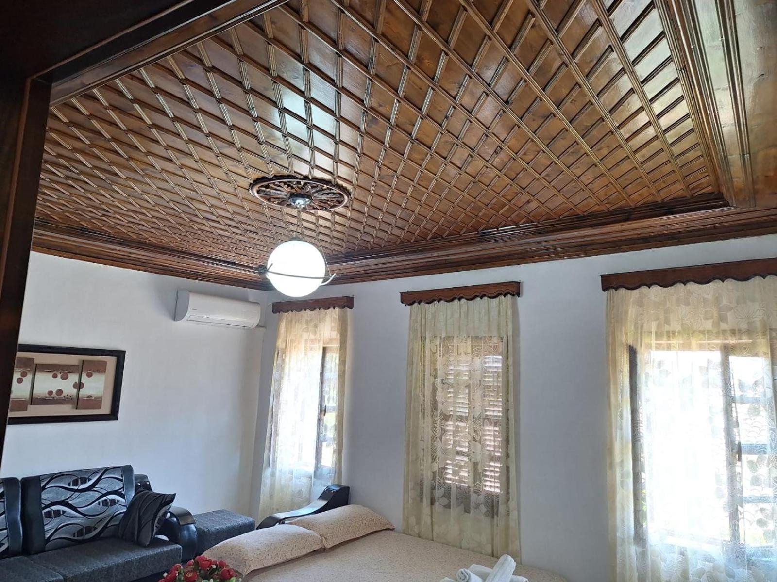 Tomor Shehu Guest House Berat Luaran gambar